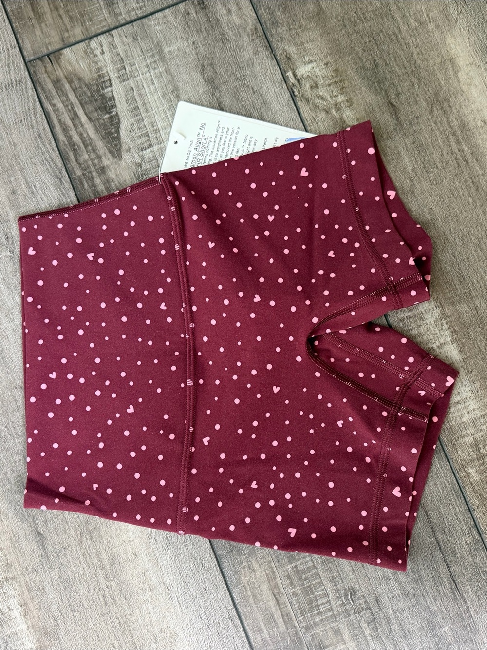 Lululemon NWT Align Shorts with Pink Heart & Dot Print size 0 - Picture 2 of 6
